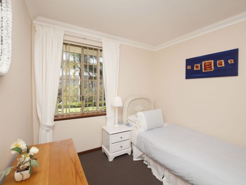 17 Jade Street, Mount Richon WA 6112