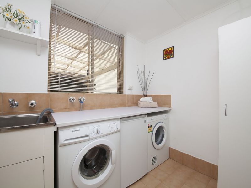 17 Jade Street, Mount Richon WA 6112