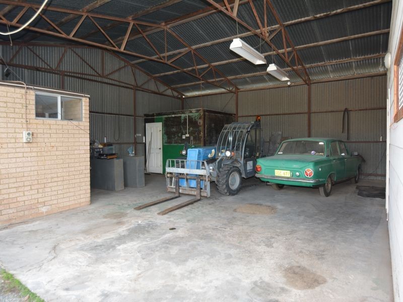 25 Stone Street, Armadale WA 6112