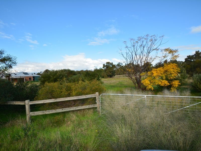 23 Gibson Top, Oakford WA 6121
