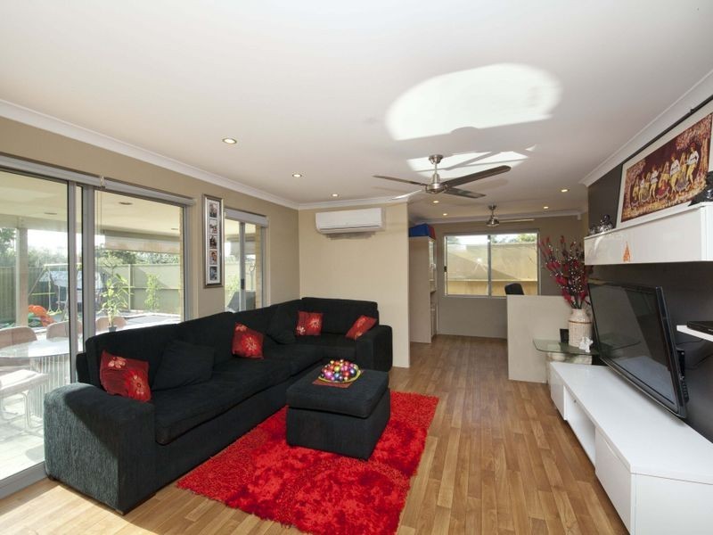 54 Verdant Crescent, Seville Grove WA 6112