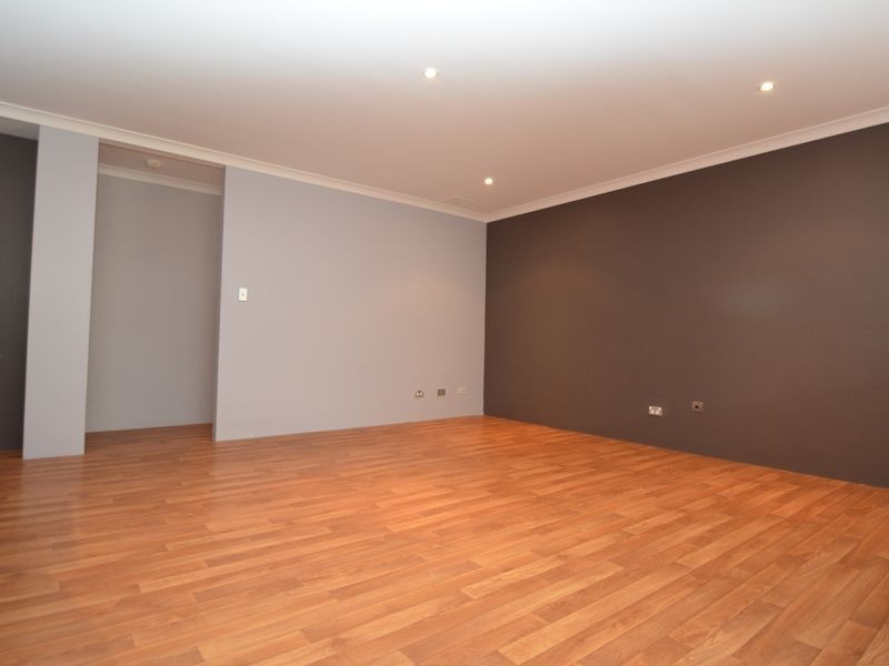 4 Browder Drive, Seville Grove WA 6112