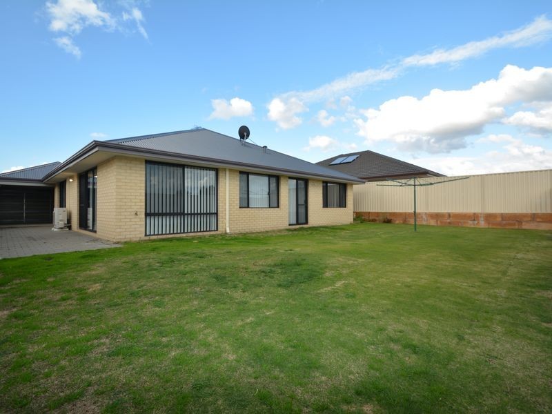 4 Browder Drive, Seville Grove WA 6112
