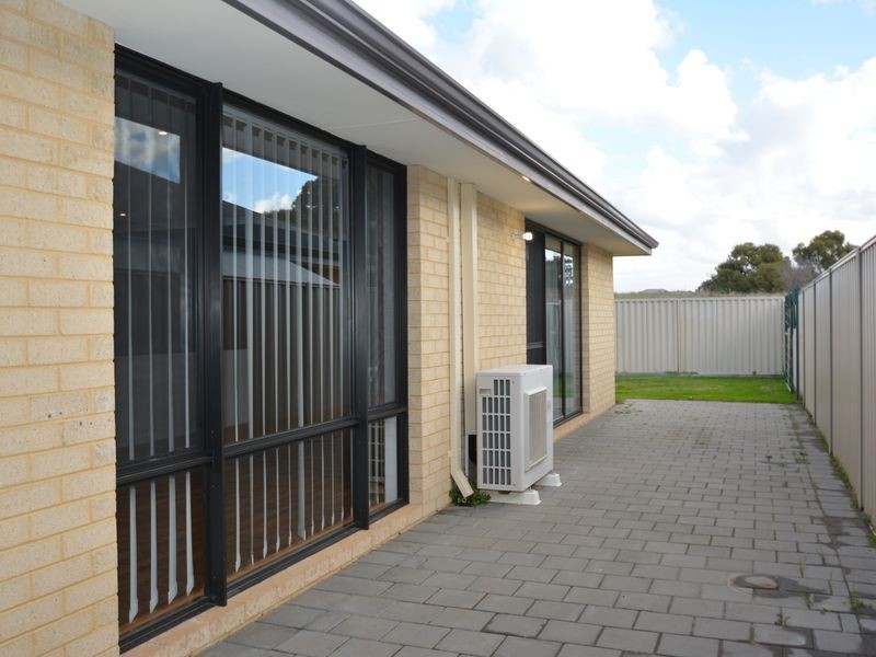 4 Browder Drive, Seville Grove WA 6112