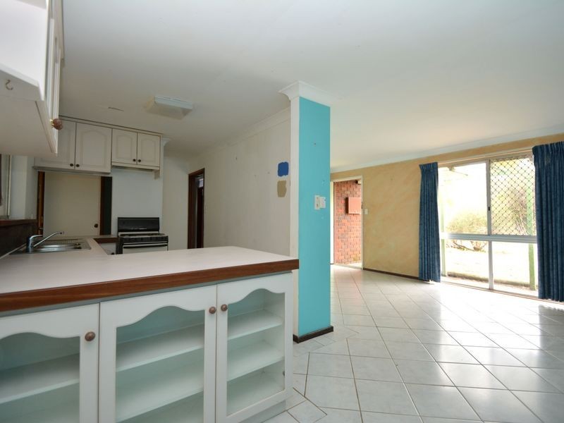 6 Redross Court, Armadale WA 6112