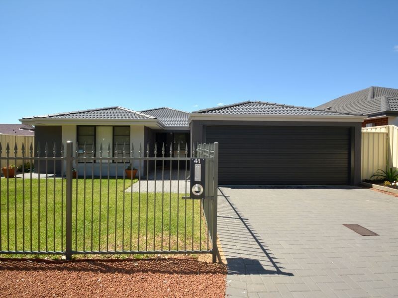 41 Ralphs Street, Seville Grove WA 6112