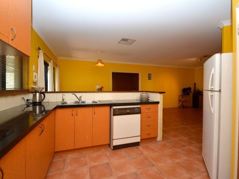 18 Sharach Retreat, Hilbert WA 6112