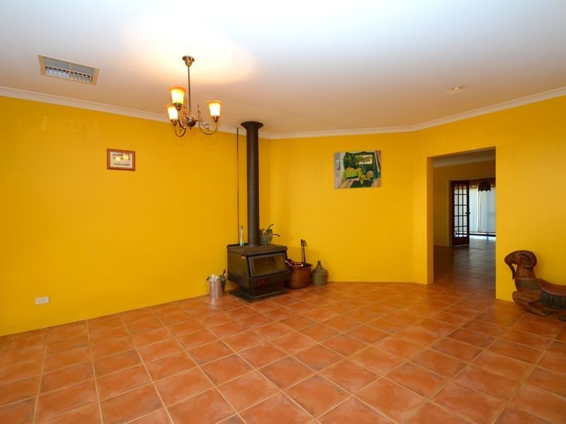 18 Sharach Retreat, Hilbert WA 6112