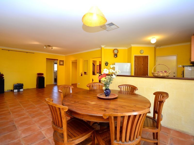 18 Sharach Retreat, Hilbert WA 6112