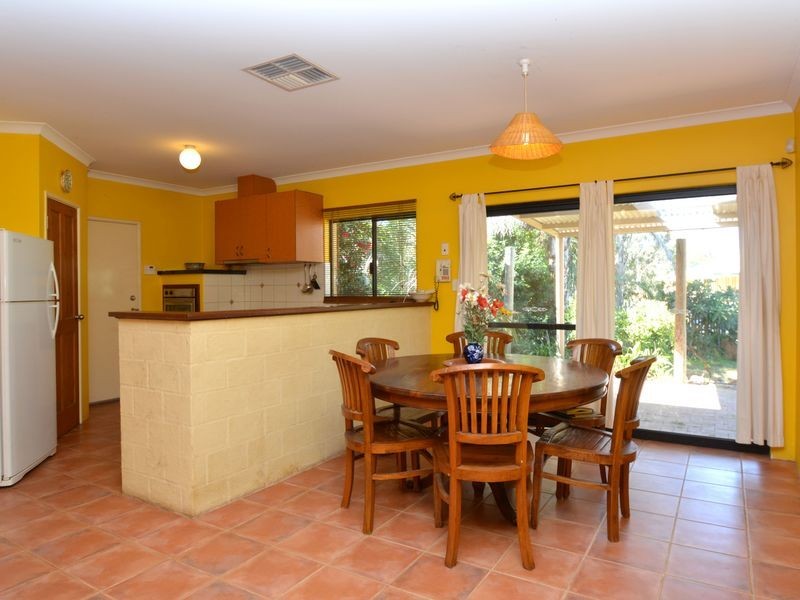 18 Sharach Retreat, Hilbert WA 6112