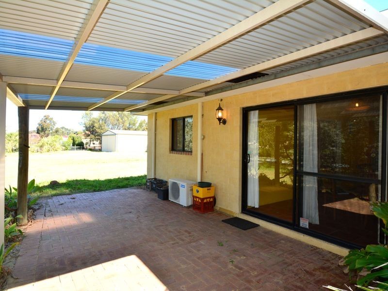 18 Sharach Retreat, Hilbert WA 6112