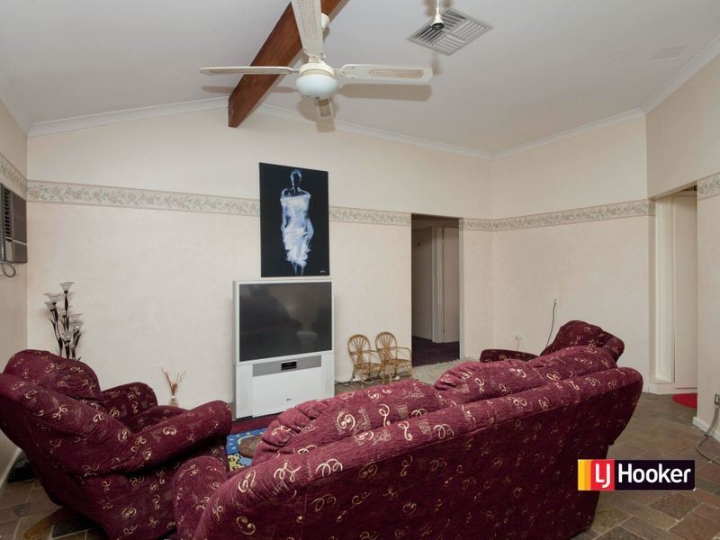 65 Tijuana Road, Brookdale WA 6112