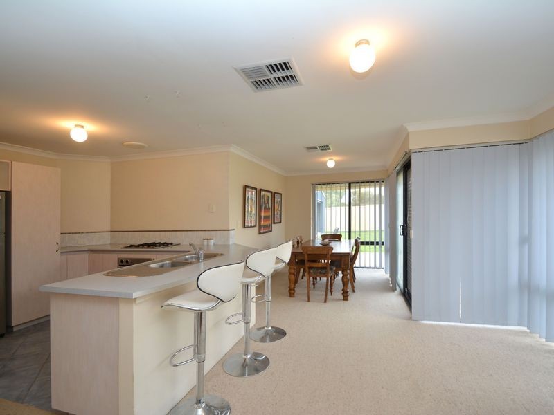 10 Jobson Loop, Brookdale WA 6112