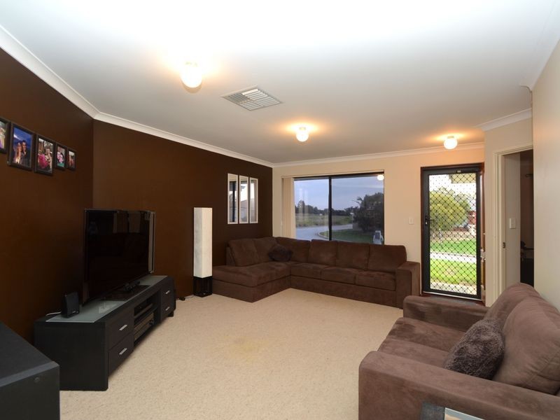 10 Jobson Loop, Brookdale WA 6112