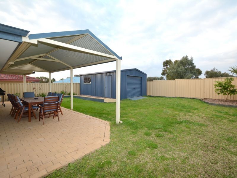 10 Jobson Loop, Brookdale WA 6112