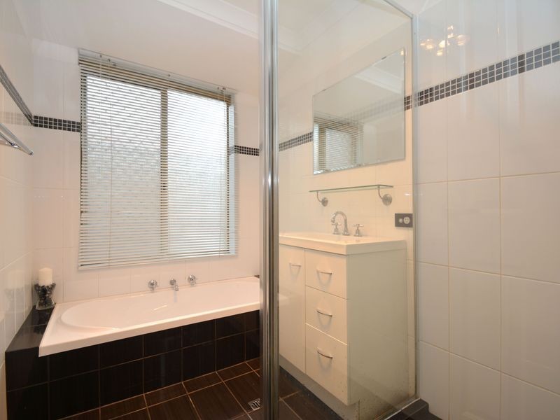 16 Barnfield Court, Seville Grove WA 6112