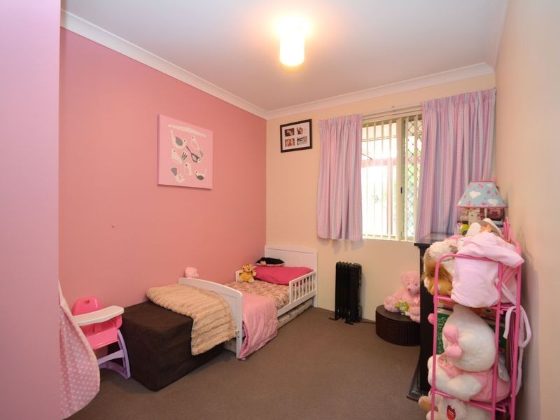 16 Barnfield Court, Seville Grove WA 6112