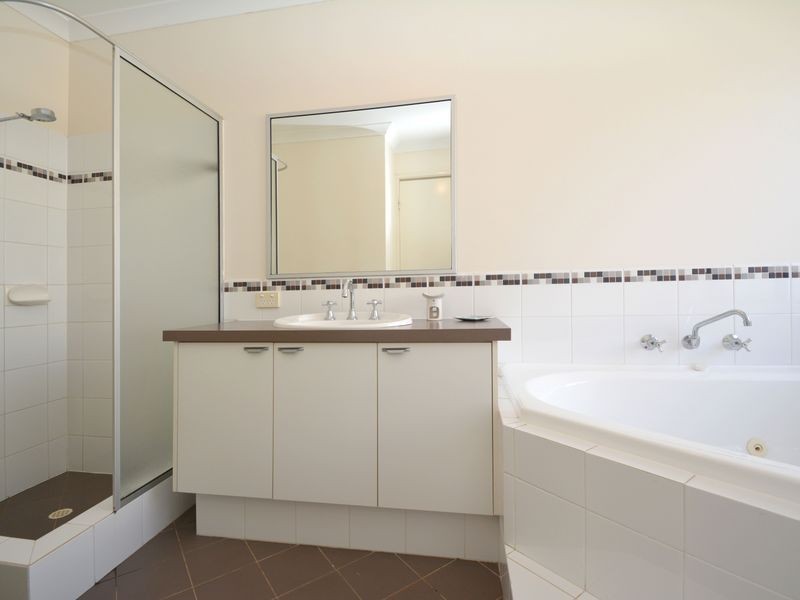 43 Seville Drive, Seville Grove WA 6112