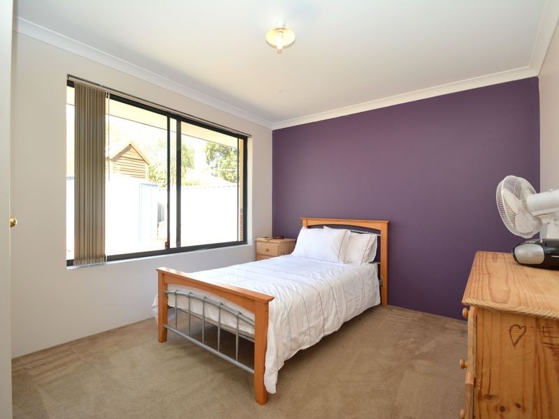 43 Seville Drive, Seville Grove WA 6112