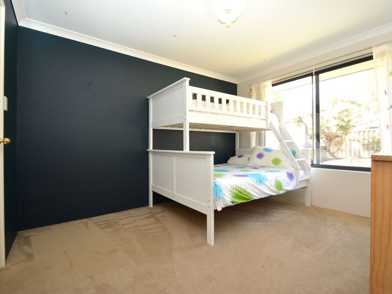 43 Seville Drive, Seville Grove WA 6112