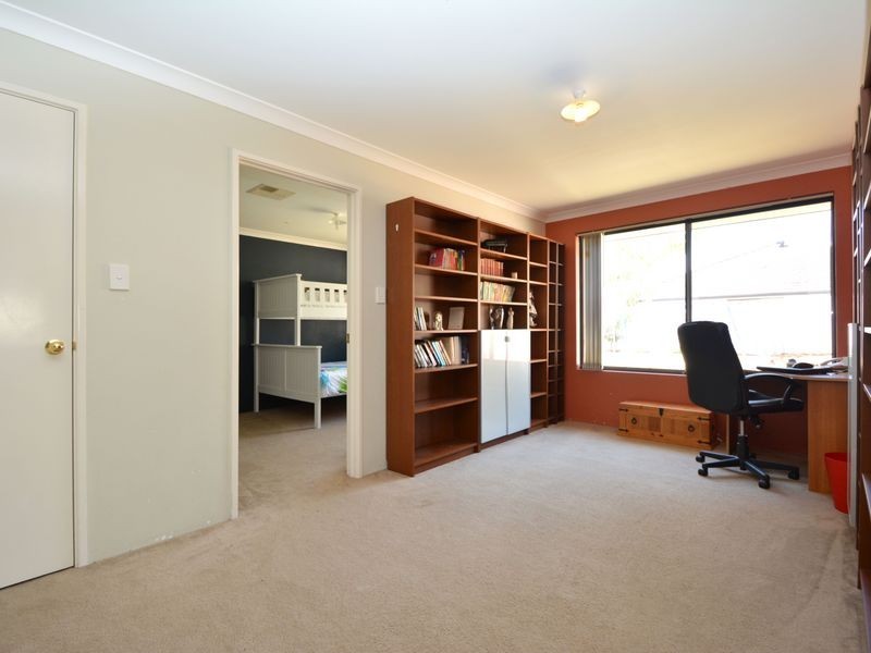 43 Seville Drive, Seville Grove WA 6112