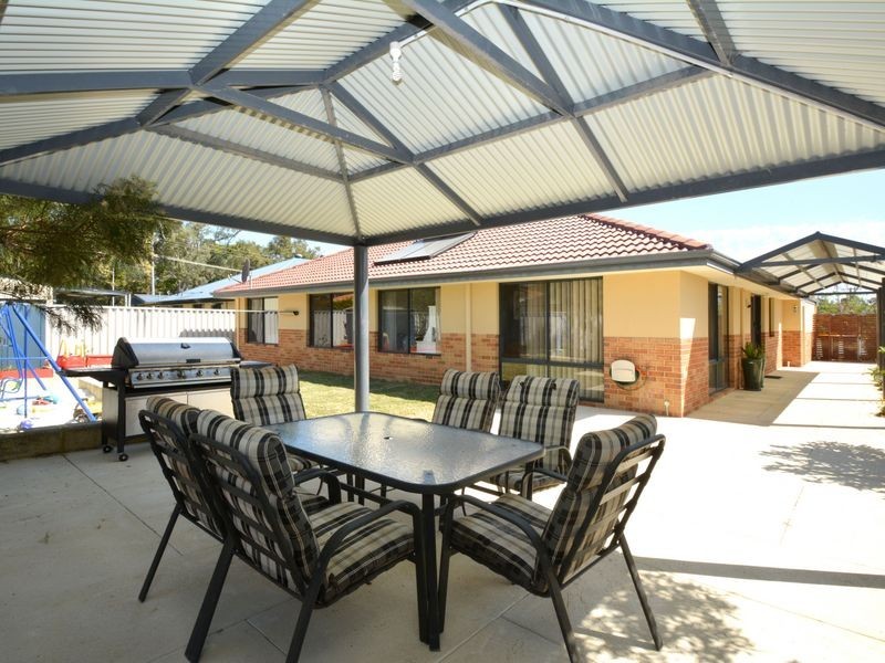 43 Seville Drive, Seville Grove WA 6112