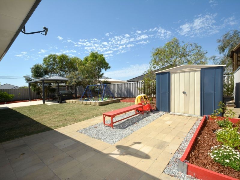 43 Seville Drive, Seville Grove WA 6112