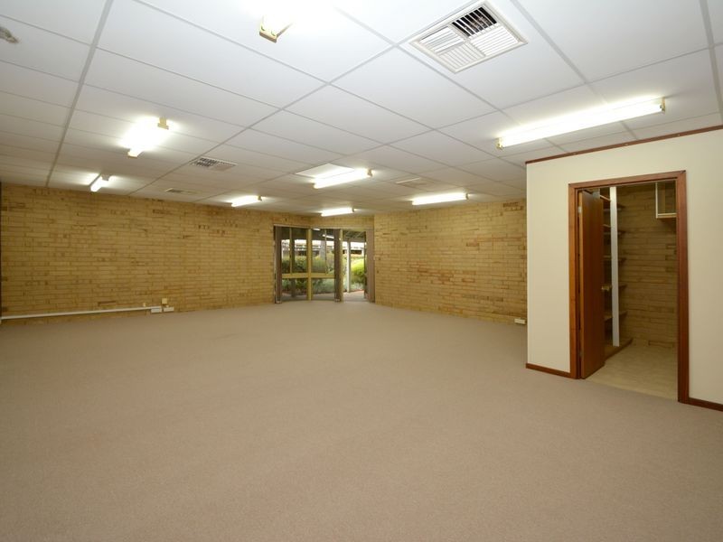 8/42 Commerce Avenue, Armadale WA 6112