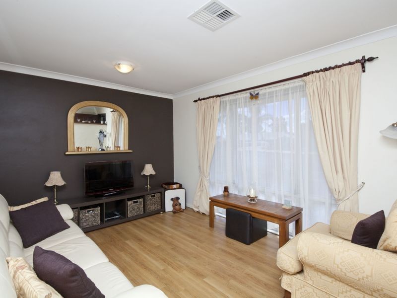 13 Felicia Place, Camillo WA 6111