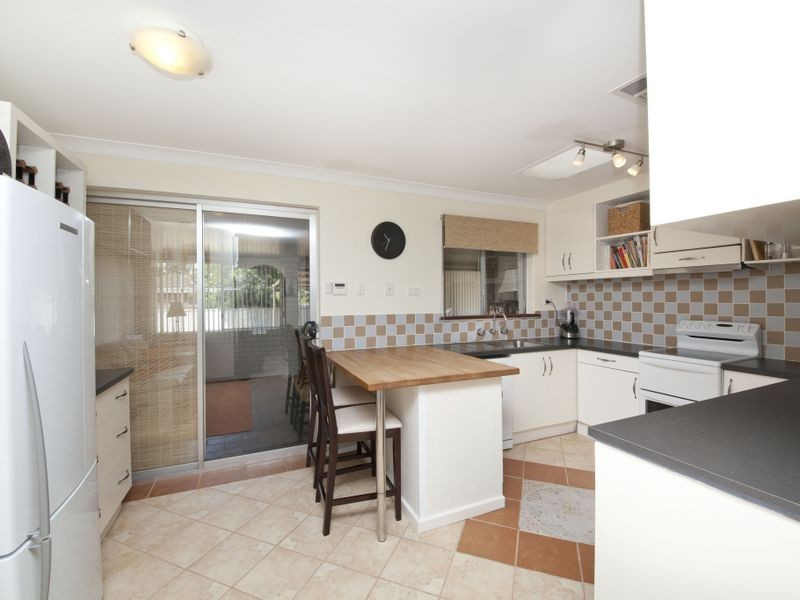 13 Felicia Place, Camillo WA 6111