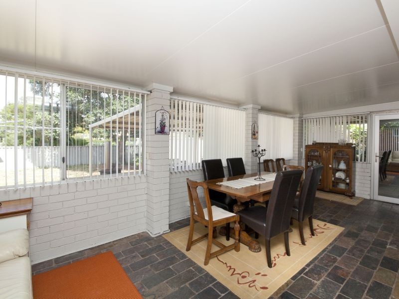 13 Felicia Place, Camillo WA 6111
