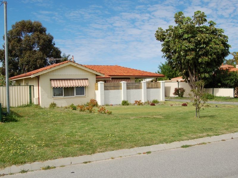 32 Angelo Street, Armadale WA 6112