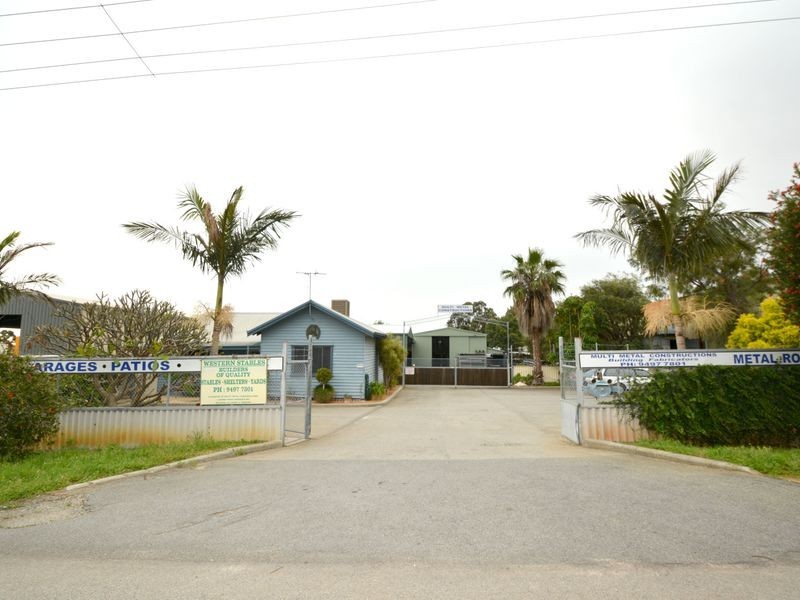 4 Burns Road, Armadale WA 6112