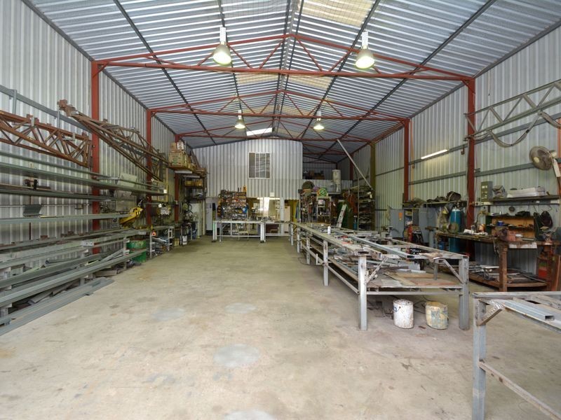 4 Burns Road, Armadale WA 6112