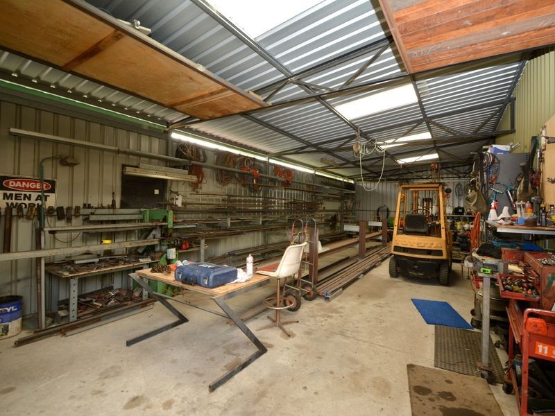 4 Burns Road, Armadale WA 6112