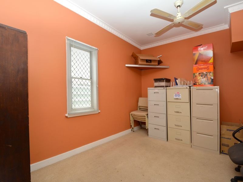 4 Burns Road, Armadale WA 6112