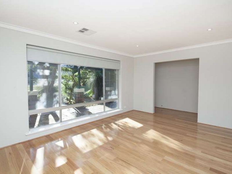24 Barranduna Drive, Mount Nasura WA 6112