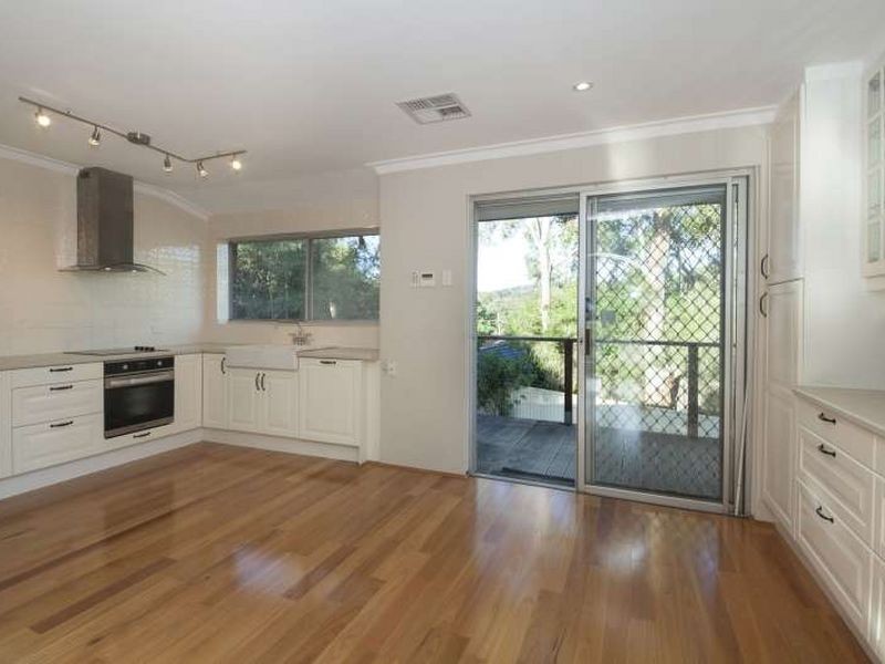 24 Barranduna Drive, Mount Nasura WA 6112