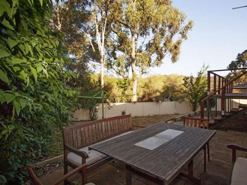 24 Barranduna Drive, Mount Nasura WA 6112