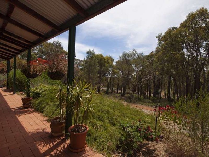 94 Old Coach Road W, Gidgegannup WA 6083