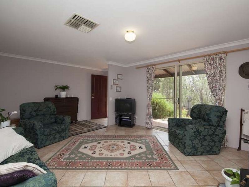 94 Old Coach Road W, Gidgegannup WA 6083