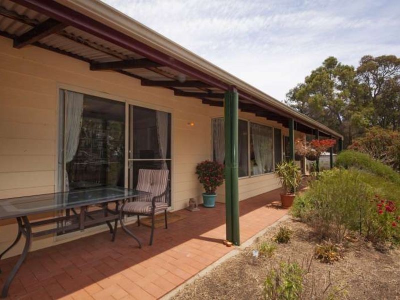 94 Old Coach Road W, Gidgegannup WA 6083
