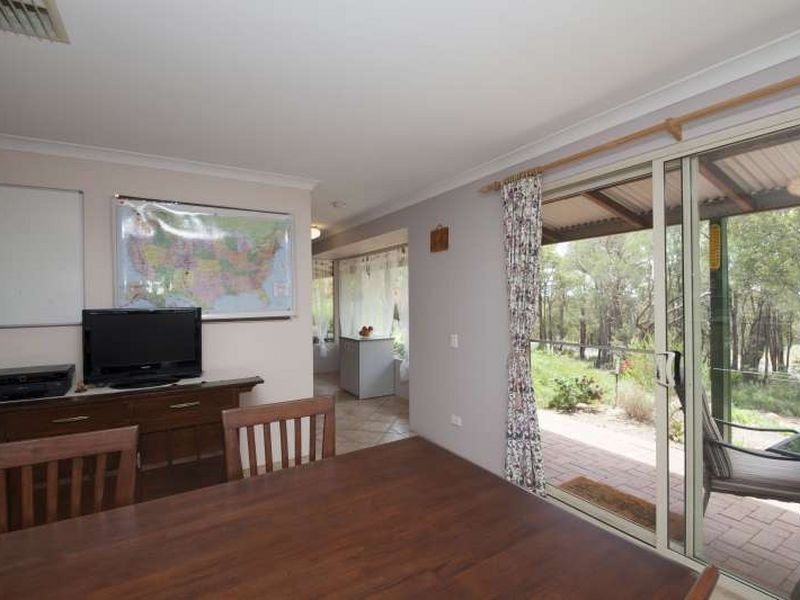 94 Old Coach Road W, Gidgegannup WA 6083