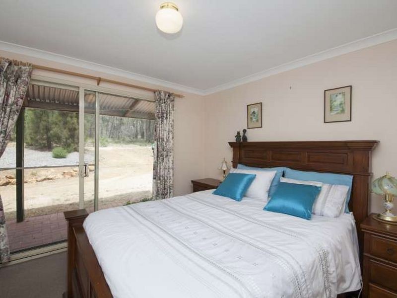 94 Old Coach Road W, Gidgegannup WA 6083