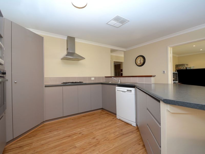 12 Santiago Street, Seville Grove WA 6112