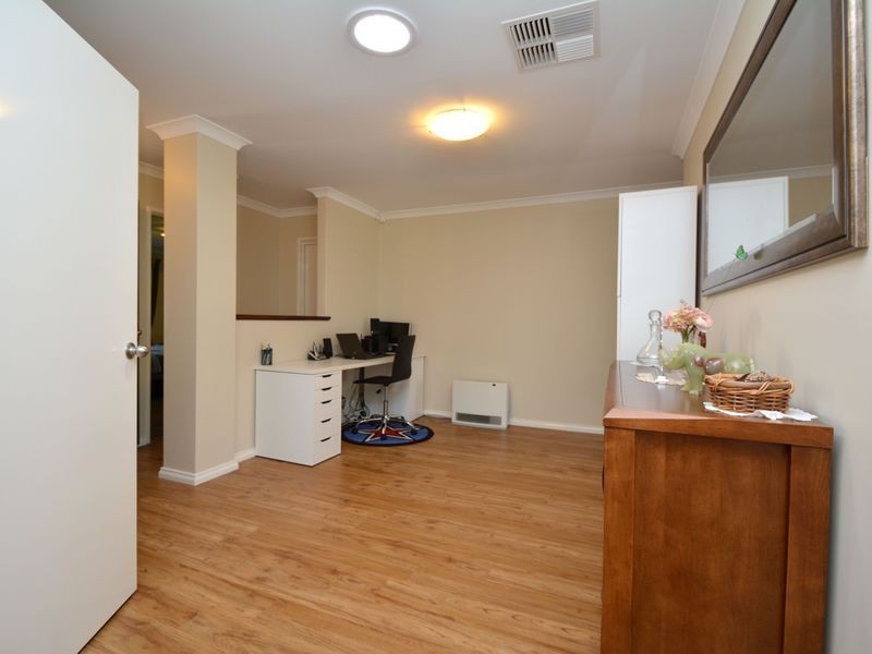 12 Santiago Street, Seville Grove WA 6112