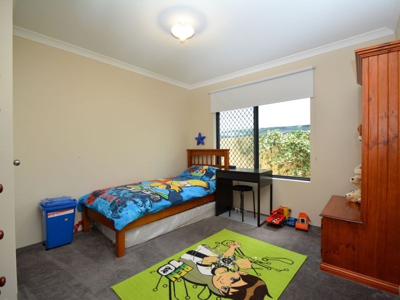 12 Santiago Street, Seville Grove WA 6112