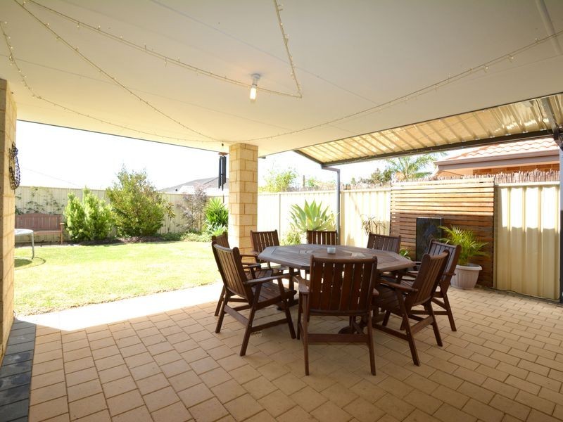 12 Santiago Street, Seville Grove WA 6112