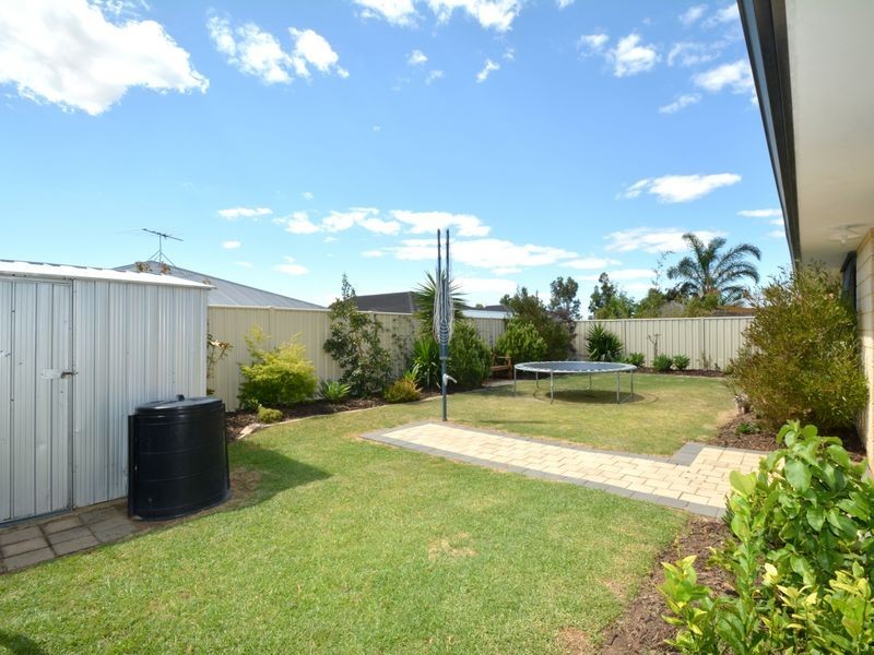 12 Santiago Street, Seville Grove WA 6112