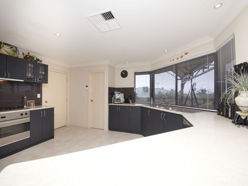 22 Richon Heights, Mount Richon WA 6112